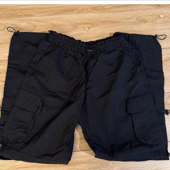 Garage The Chloe Nylon Black Parachute Cargo Pants 32” inseam - Picture 6 of 8